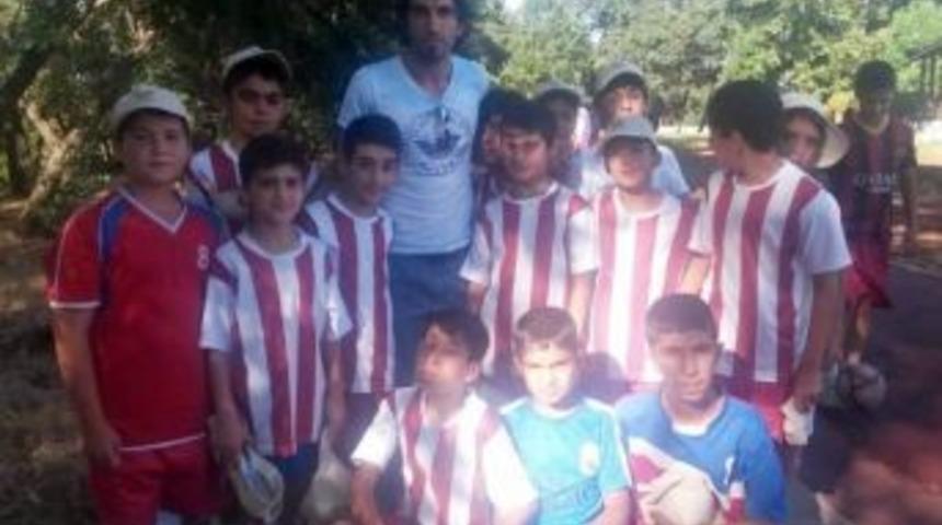 Diyarbakırlı Milli Futbolcu Burhan Eşer Beşiktaş Yolunda