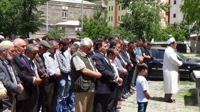 Kars Ülkü Ocaklarından Türkmeneli’nde Hayatını Kaybedenler İçin Gıyabi Cenaze Namazı Kılındı