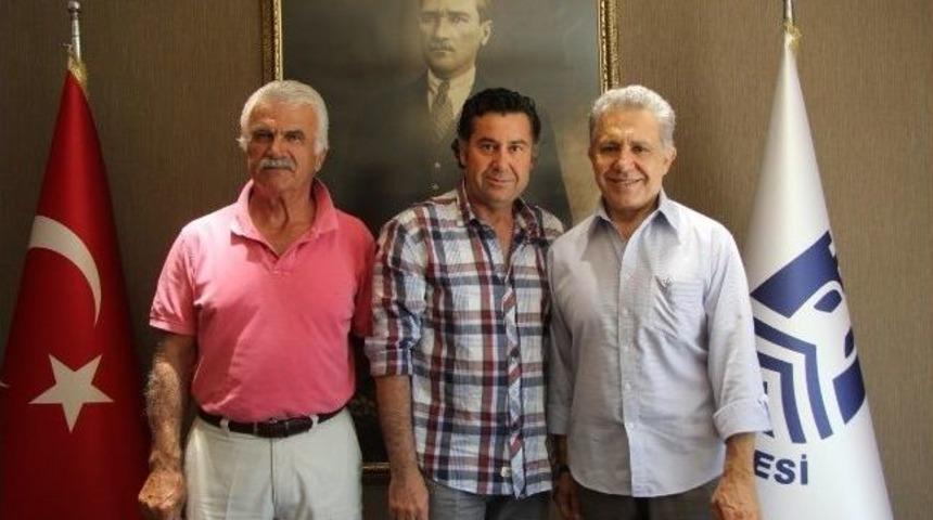 Z&uuml;lf&uuml; Livaneli Ve Fikret &Uuml;nl&uuml;, Başkan Kocadon&rsquo;u Ziyaret Etti