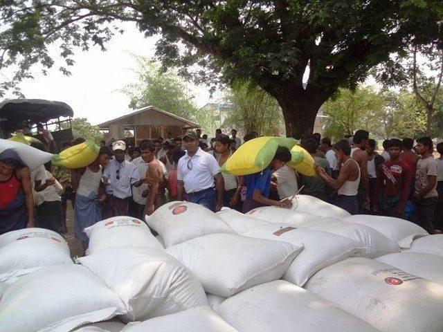 Tika’dan Arakanlı Müslümanlara Gıda Ve Malzeme Desteği 1
