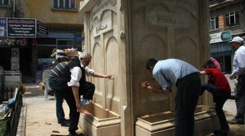 Bu Camide Cuma Hutbesi Ve Vaazlar İşaret Dili İle Veriliyor