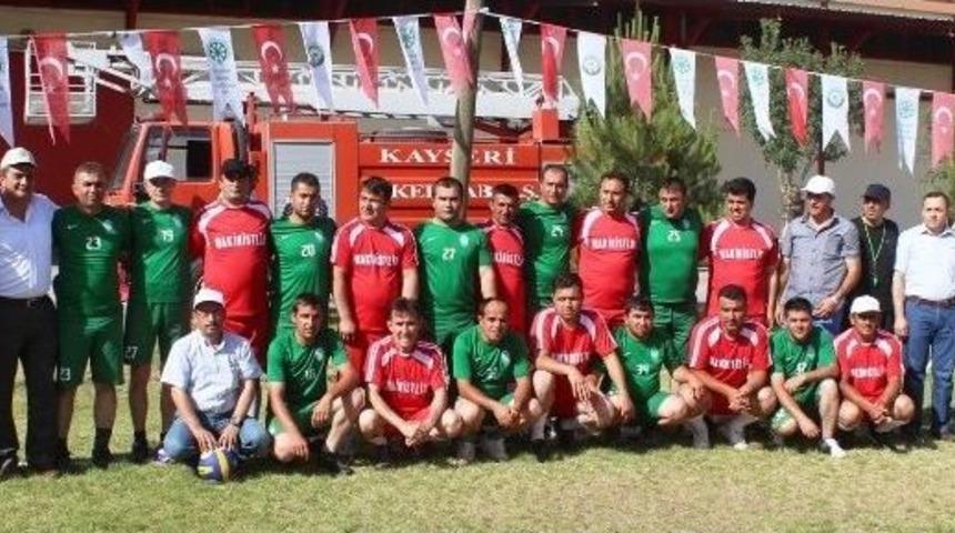 Kayseri Şeker Voleybol Turnuvasının Finalinde B&uuml;y&uuml;k Coşku Yaşandı