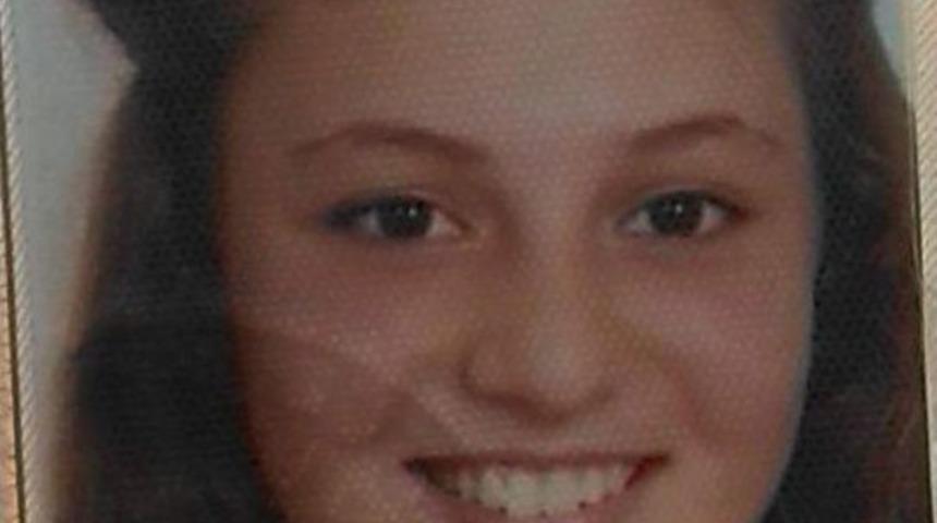 Trabzon'da Yoldan Karşıdan Karşıya Ge&ccedil;en Gen&ccedil; Kız Trafik Kazasında Hayatını Kaybetti