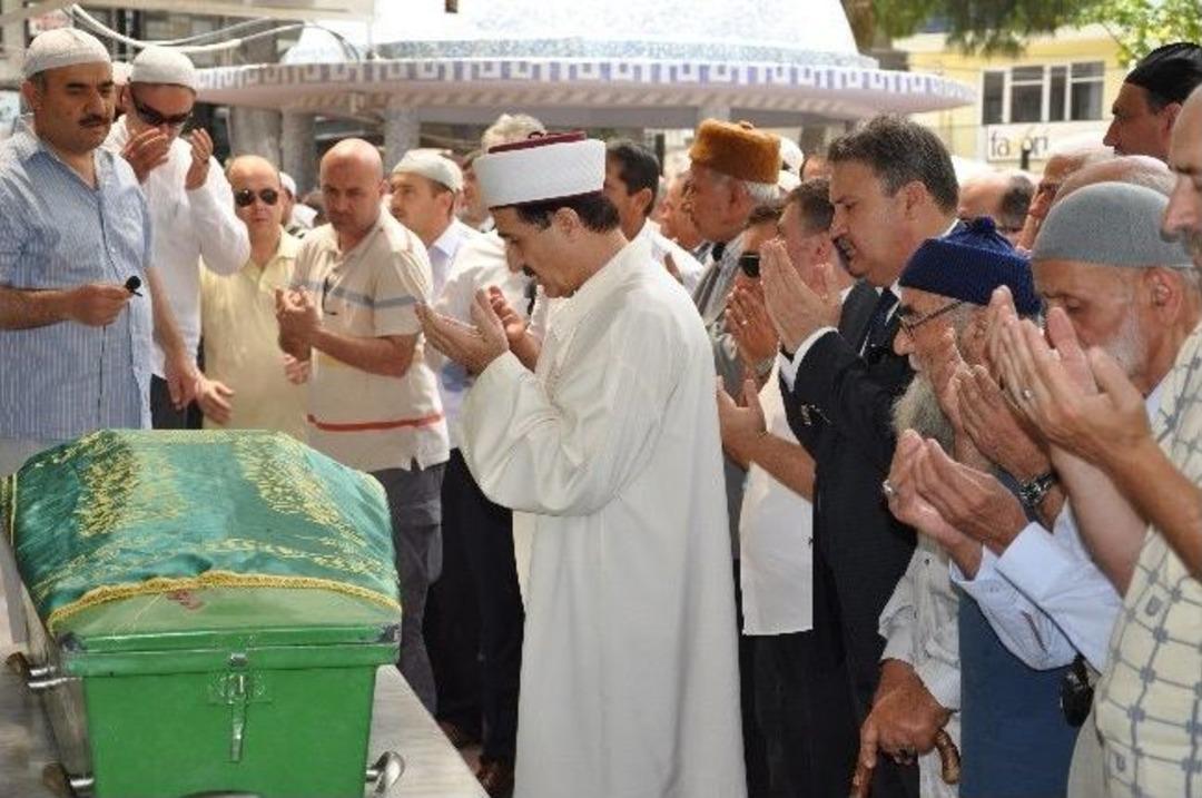 Oğlunun Cenaze Namazını Kıldırdı