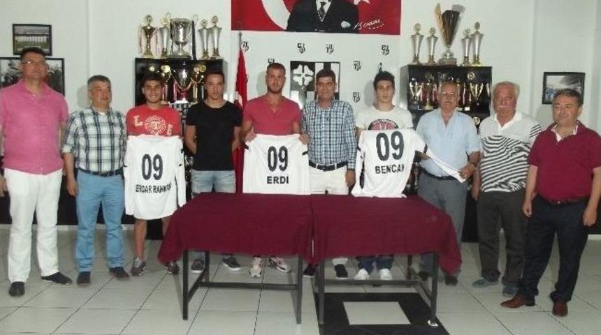 Efe&rsquo;de &Uuml;&ccedil; Oyuncu Resmen Tamam