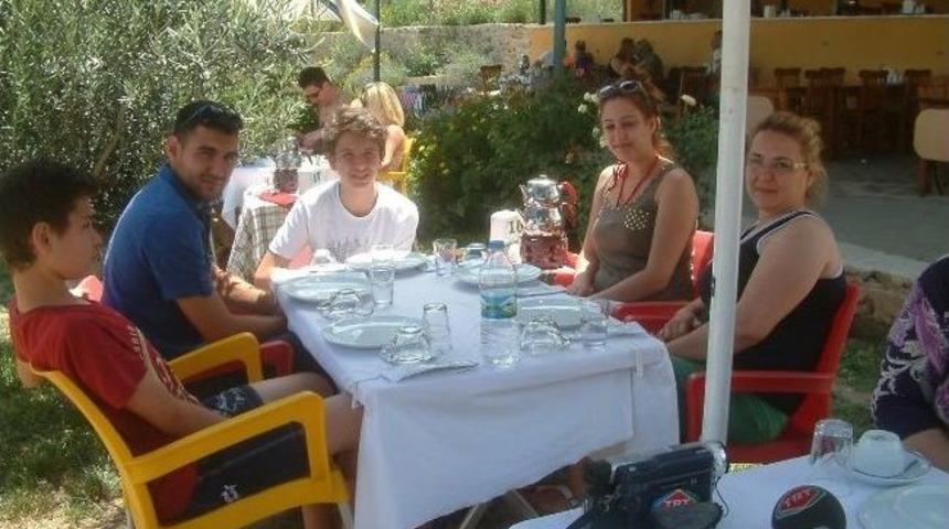 At &Ccedil;iftliği, Kahvaltı Mekanı Oldu