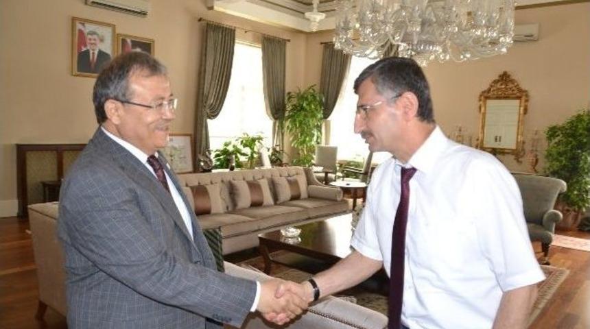 Manisa Valisi Erdoğan Bektaş, Manisa&rsquo;yı Tanımaya &Ccedil;alışıyor