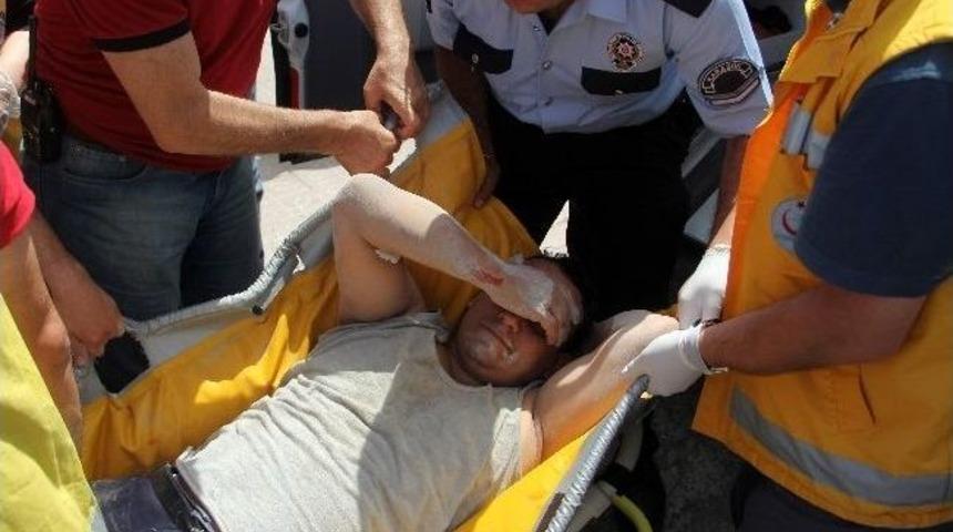 Tartıştığı Abisini Tabancayla Ayağından Vurdu