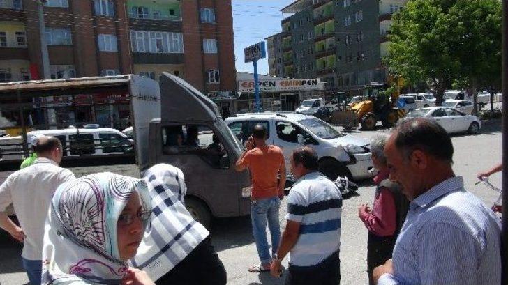 Iğdır’da Ticari Araç İle Motosikletle Çarpıştı; 1 Yaralı G3