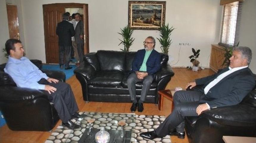 Vali Tekinarslan'dan Başkan Sakık'a Hayırlı Olsun Ziyareti