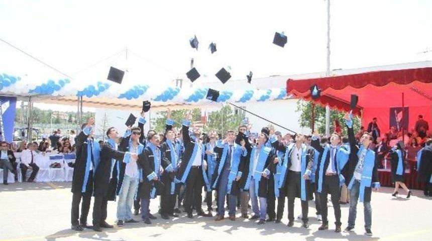 Thk &Uuml;niversitesi İlk Mezunlarını Verdi