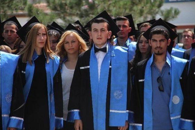 Thk Üniversitesi İlk Mezunlarını Verdi