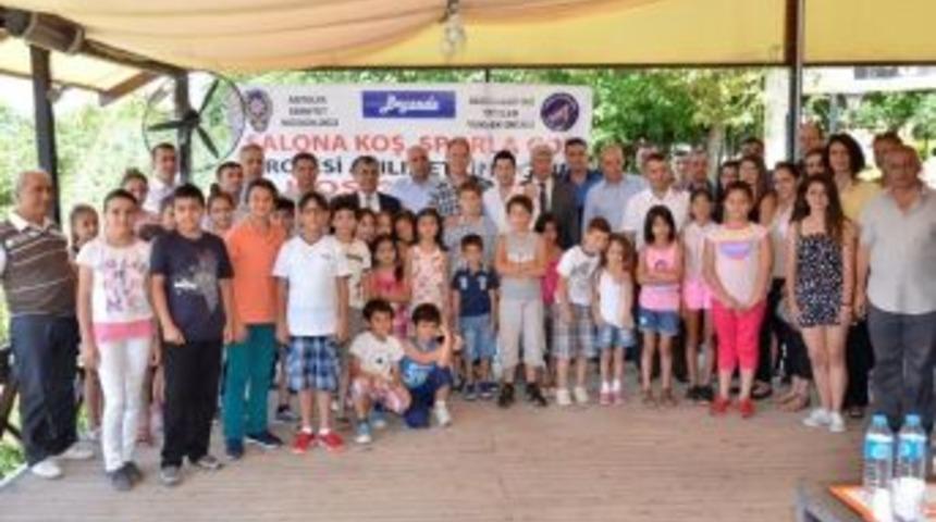 Risk Altındaki &Ccedil;ocuklara Y&ouml;nelik &ldquo;salona Koş, Sporla Coş&rdquo; Projesi