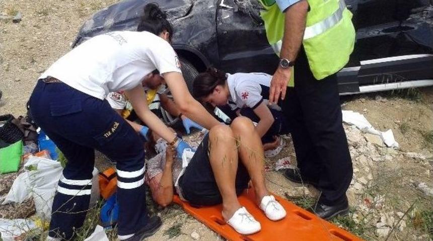 Otomobil Takla Attı: 2 Yaralı