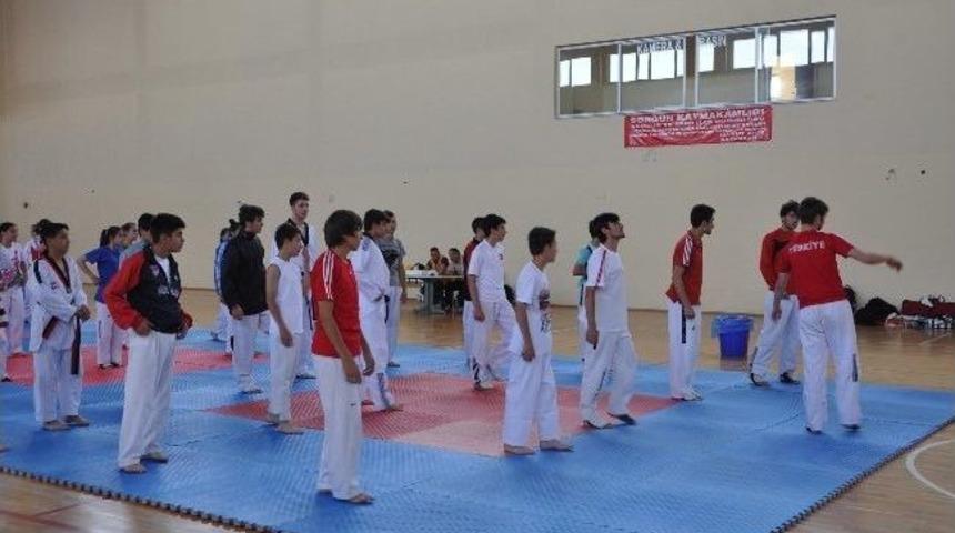 Sorgun&rsquo;da &Uuml;mitler Tekvando Şampiyonası Hazırlıkları S&uuml;r&uuml;yor