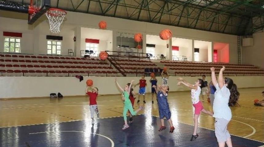 Eskişehir B&uuml;y&uuml;kşehir Belediyesi Spor Yaz Okullarına Yoğun İlgi