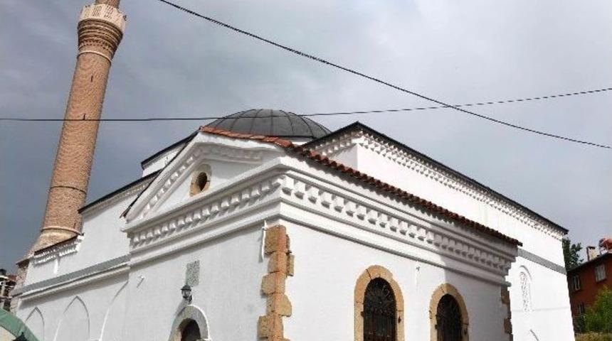 Depremin İki Kez Vurduğu Tarihi Ulu Cami 3 Yıl Aradan Sonra İbadete Tekrar Açıldı