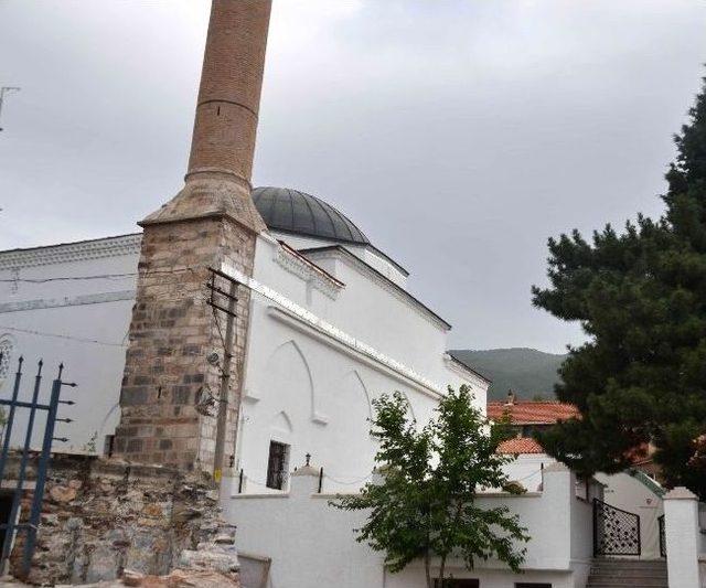 Depremin İki Kez Vurduğu Tarihi Ulu Cami 3 Yıl Aradan Sonra İbadete Tekrar Açıldı