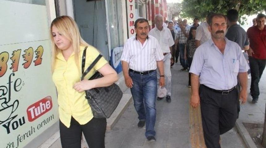 Bismil Belediyesi Kaldırımları İşgal Eden Esnafı Uyardı