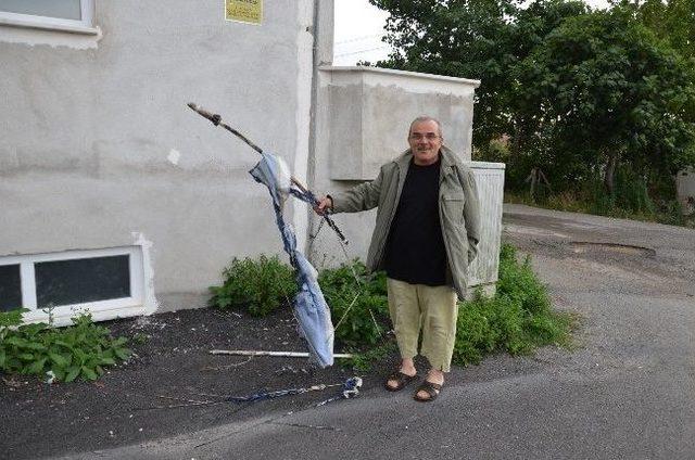 Şemsiye Elektrik Kesintisine Yol Açtı