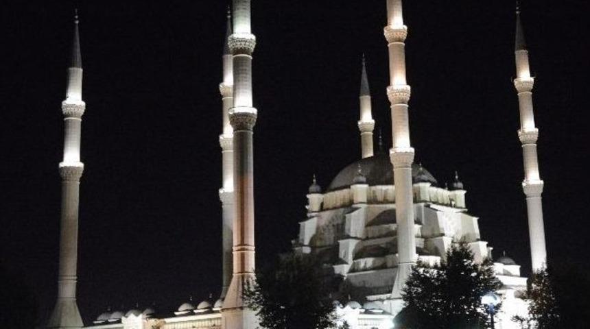 Adana&rsquo;da İlk Teravih Namazı Kılındı