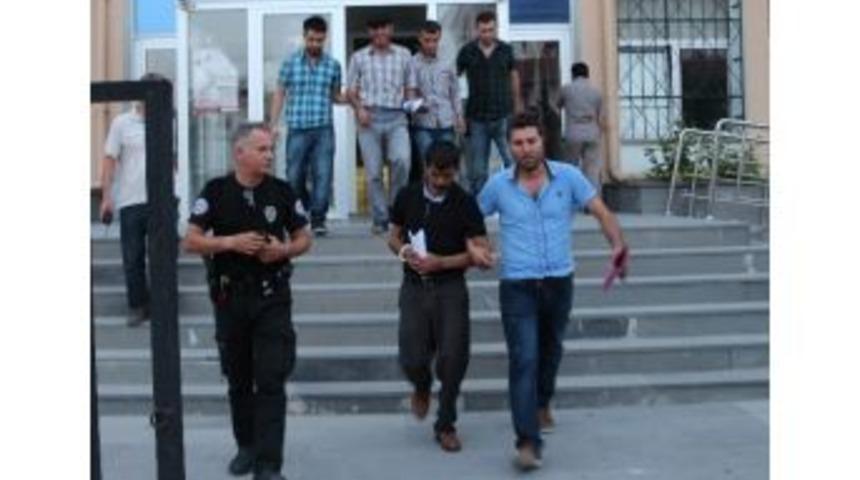 59 Ayrı Su&ccedil; Dosyasından Aranan 3 Zanlı Su&ccedil;&uuml;st&uuml; Yakalandı