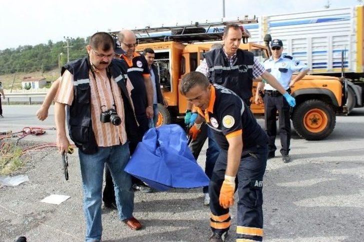 Kütahya'da Trafik Kazası: 1 Ölü, 3 Yaralı G2