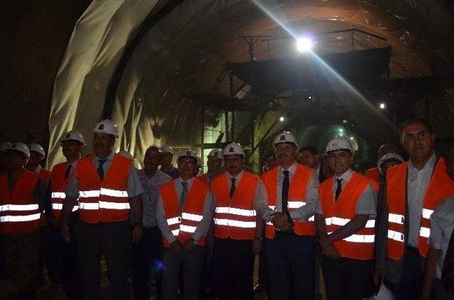 Malatya Karahan Tünelinde Işık Göründü