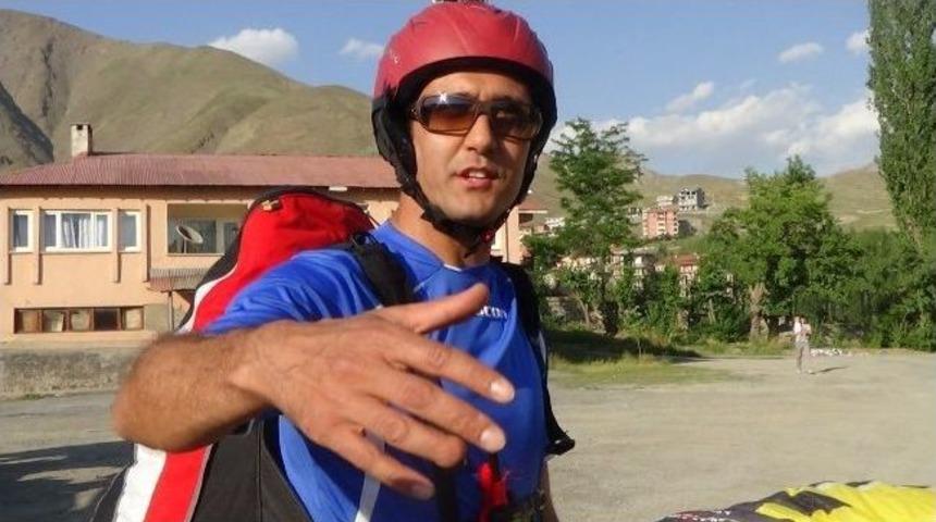 Hakkari&rsquo;de Yama&ccedil; Paraş&uuml;t&uuml; Heyecanı