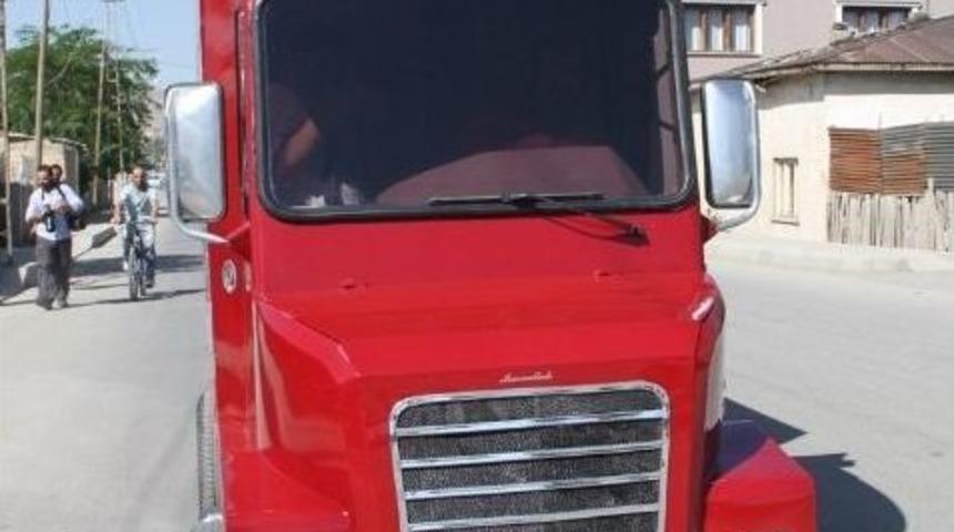 T&uuml;rkiye&rsquo;nin İlk Yerli Tır&rsquo;ı Van&rsquo;da &Uuml;retildi