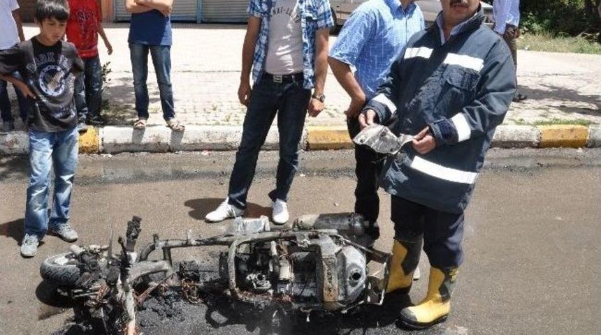 Motosiklet K&uuml;le D&ouml;nd&uuml;