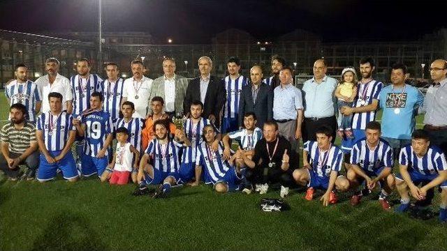 Mahalleler Arası Futbol Turnuvasında Şampiyon Üçevler