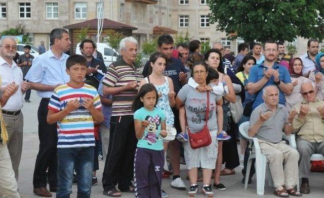 Akçakoca'da Ramazan Ayının İlk Günü Mehteran Eşliğinde Karşılandı