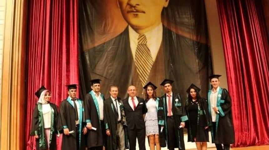 Yonga Levha Sanayicilerinden Dereceye Giren &Ouml;ğrencilere Laptop