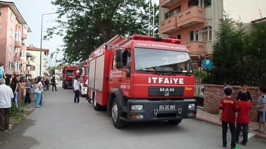 Erkek Yurdunda &Ccedil;ıkan Yangın Korkuttu