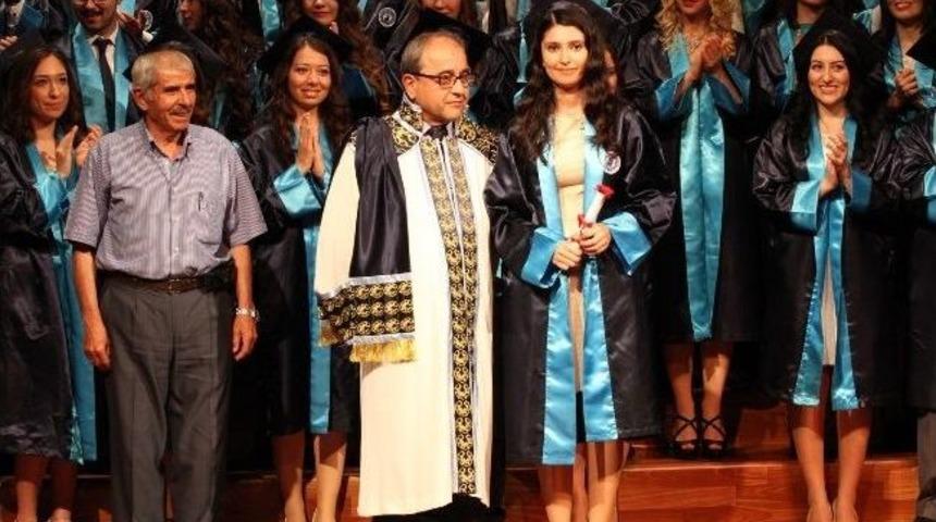 Denizli'de 74 Doktor Mesleğe İlk Adımı Attı