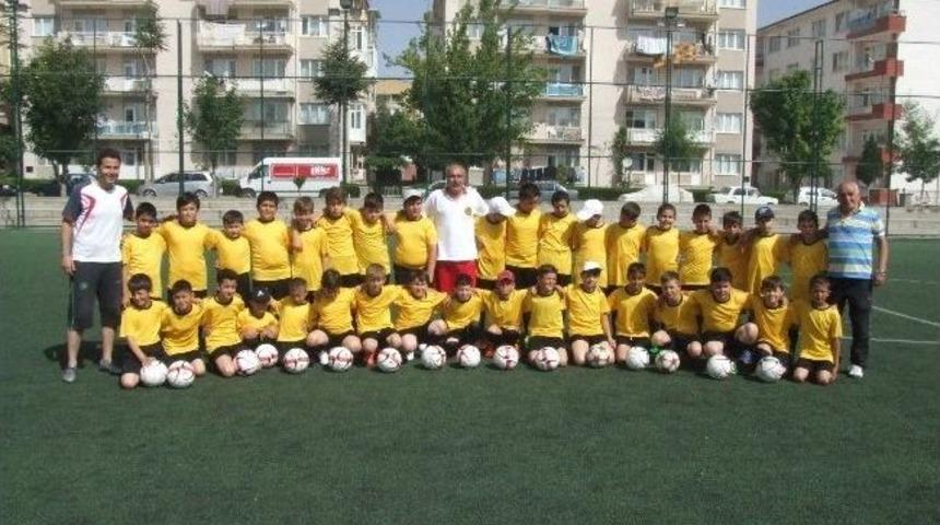 Efsane Kadrodan Futbol Yaz Okulu