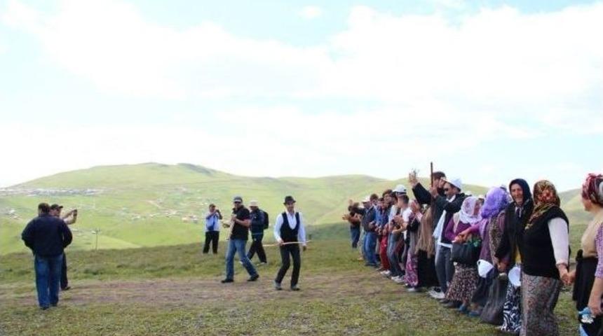 Kadırga'ya Nostalji Yaparak Y&uuml;r&uuml;d&uuml;ler