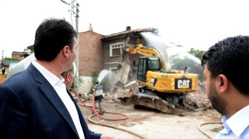 Osmangazi Belediyesi Mahallelere Nefes Aldırmaya Devam Ediyor