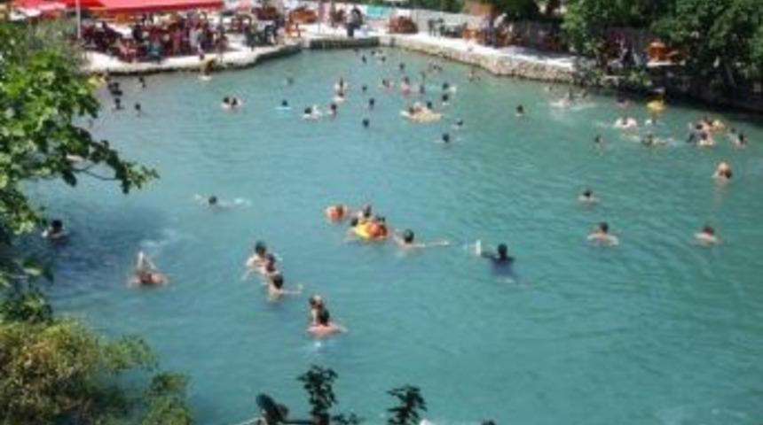 Suda Sara N&ouml;beti Ge&ccedil;iren Gen&ccedil; Boğulmaktan Son Anda Kurtarıldı