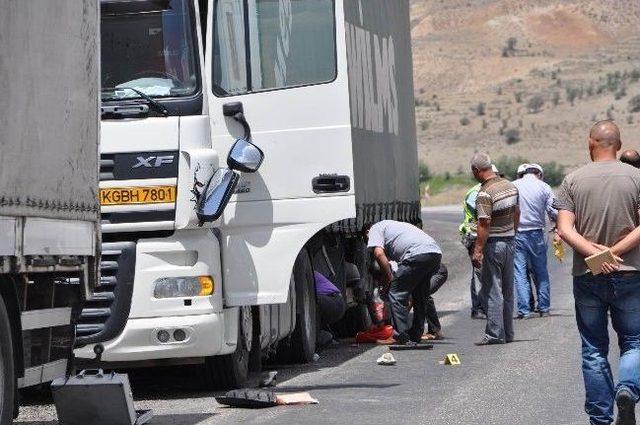 Sivas’ta Trafik Kazası: 1 Ölü, 1 Yaralı