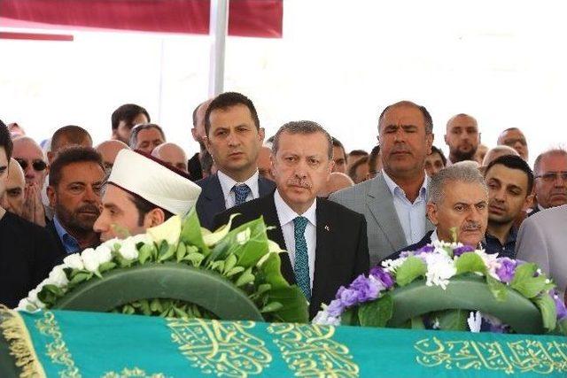 Başbakan Erdoğan Teşvikiye Camii’nde Cenaze Törenine Katıldı