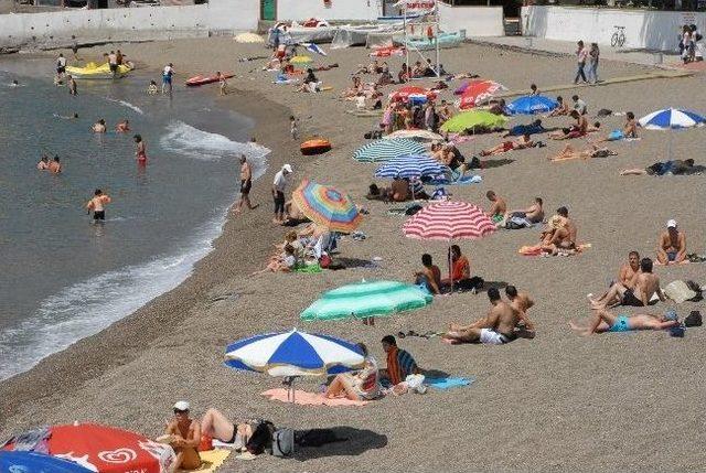 Plajlar Ramazanın İlk Gününde Boş Kaldı