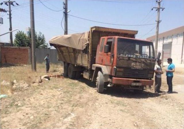 Manisa'da Kamyonun Freni Patladı: 1 Ölü