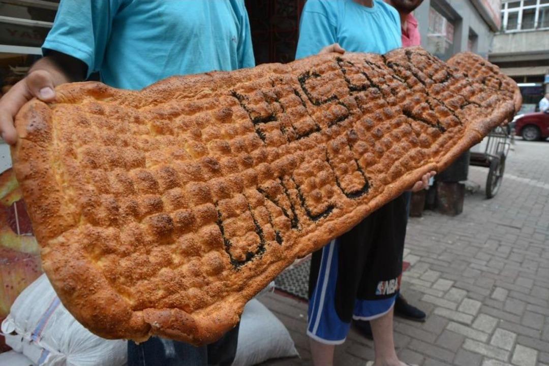Ordu'da, 2 Metre 17 Santimlik Ramazan Pidesi