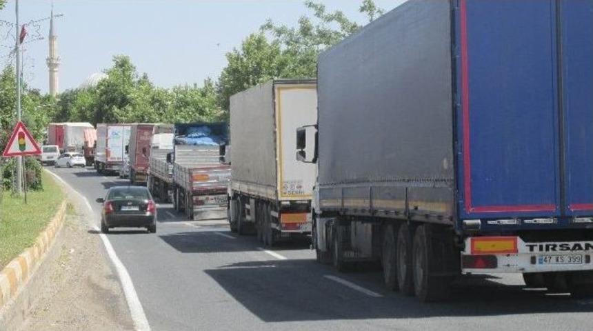 Elektrik Kesintisini Bahane Eden Grup Dedaş Binasını Ateşe Verdi