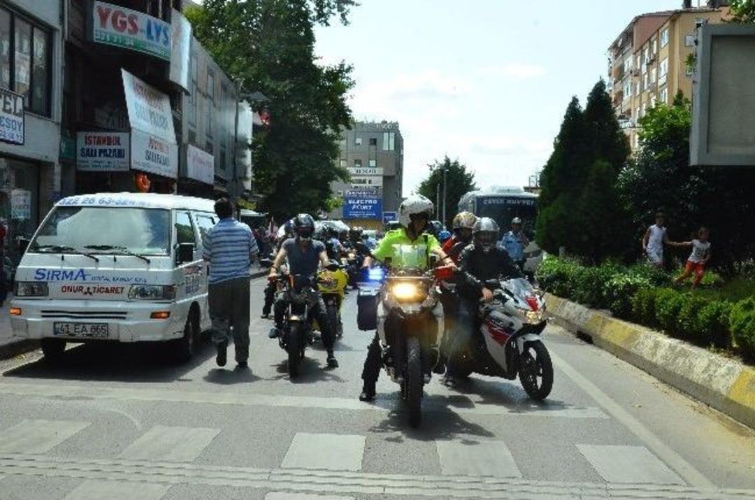 Solo T&uuml;rk İzmit&rsquo;te Nefesleri Kesti