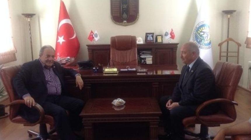 Uslu&rsquo;dan Mecit&ouml;z&uuml; Belediyesine Ziyaret