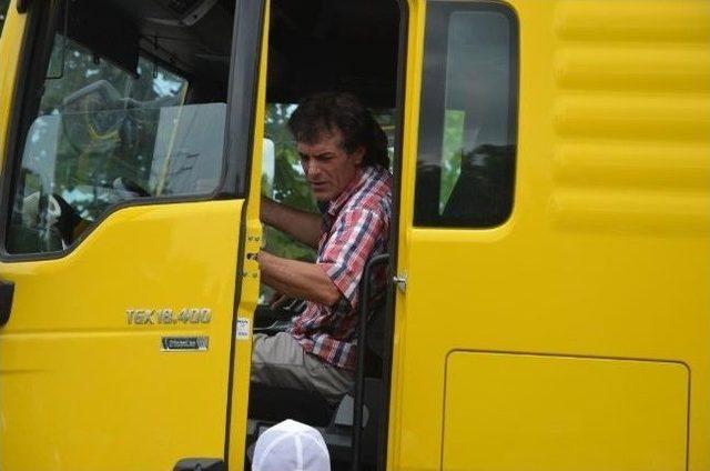 Tır&rsquo;ın &Ccedil;arptığı Bisikletli &Ccedil;ocuk Ağır Yaralandı 1