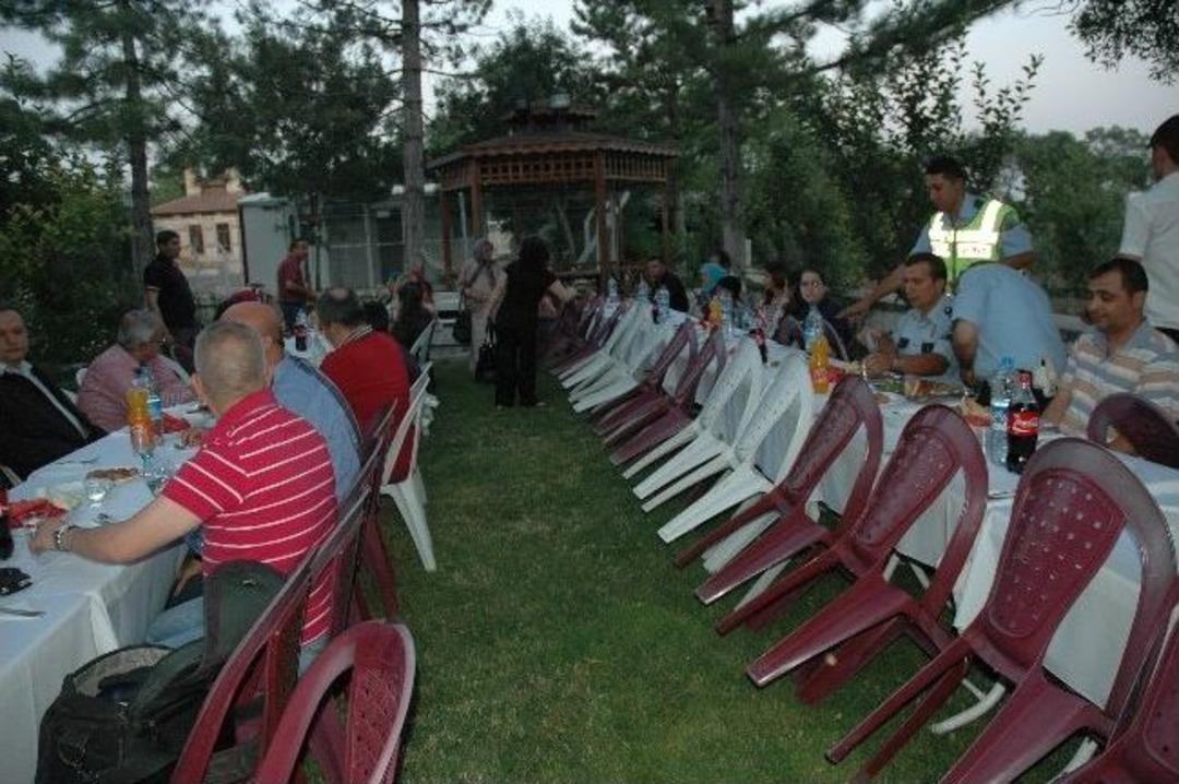 Karaman Polisinden S&uuml;r&uuml;c&uuml;lere İftar